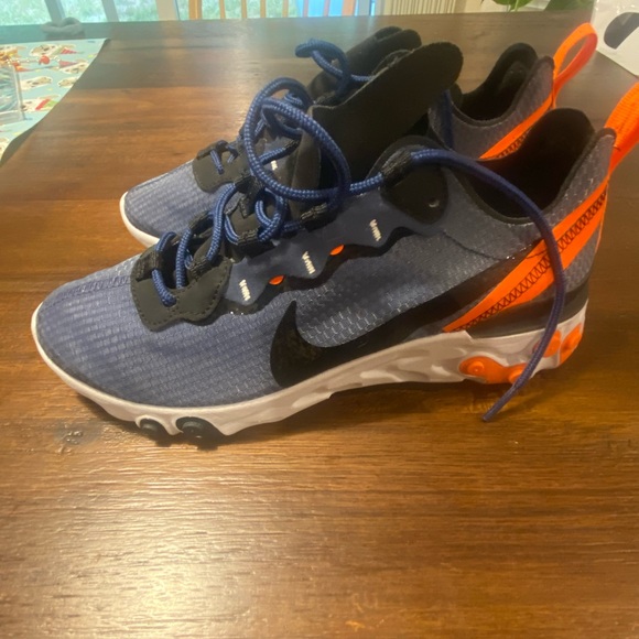 Kids Men’s 6.5 Nike Element React - Picture 2 of 5